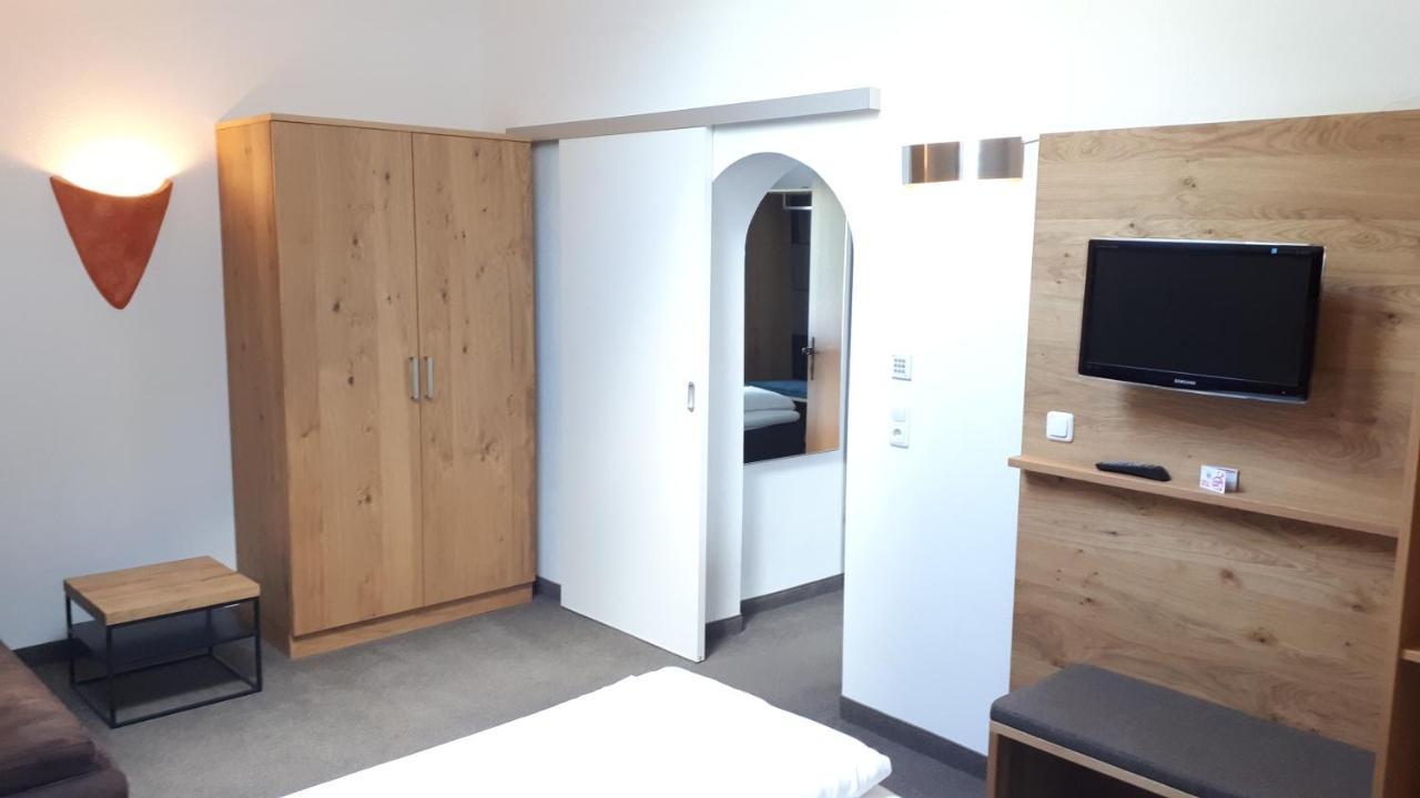 מונדסי Pension Irlingerhof מראה חיצוני תמונה